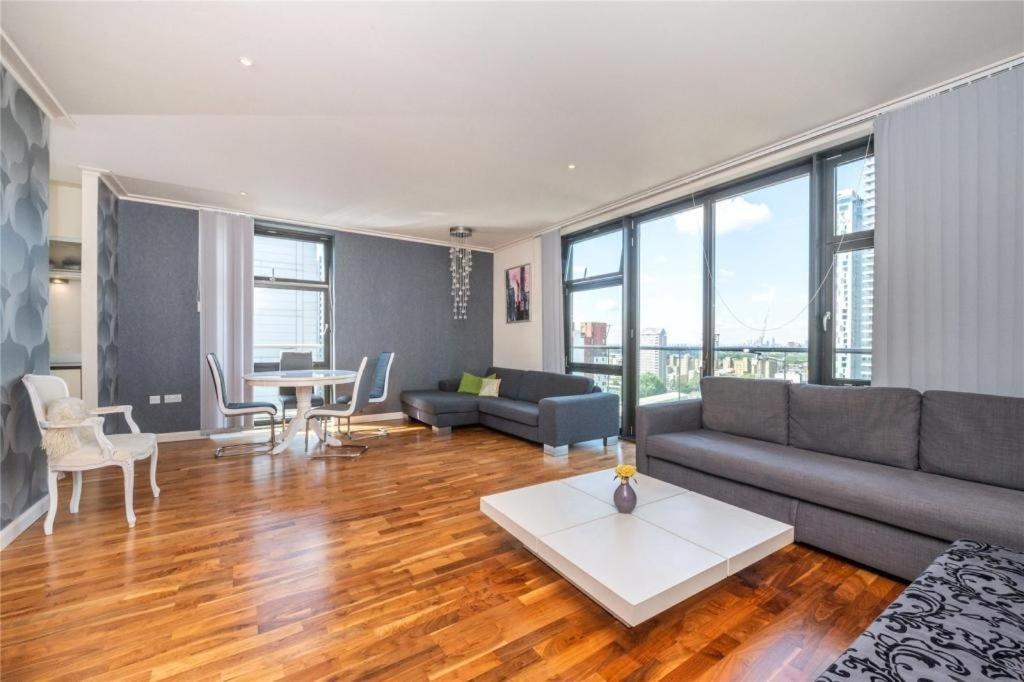 Penthouse Canary Wharf - Free Wifi 런던 외부 사진