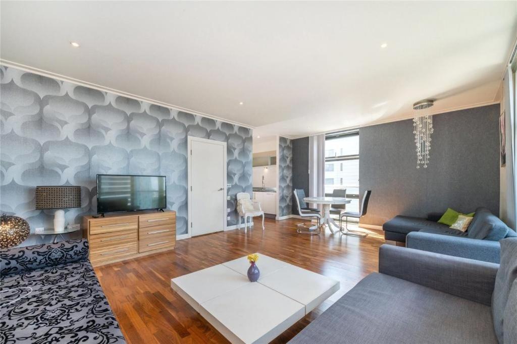 Penthouse Canary Wharf - Free Wifi 런던 외부 사진