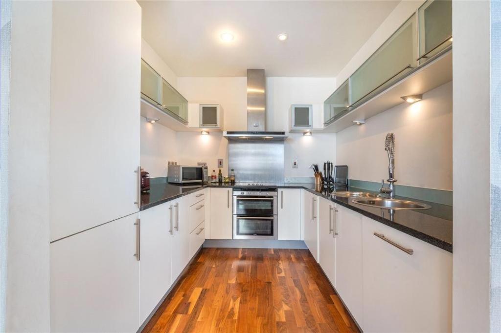 Penthouse Canary Wharf - Free Wifi 런던 외부 사진